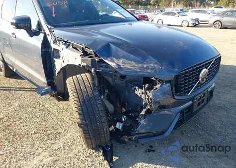 2025 Volvo Xc60 B5 Ultra z USA, uszkodzony, nr VIN YV4M12RM4S1219991